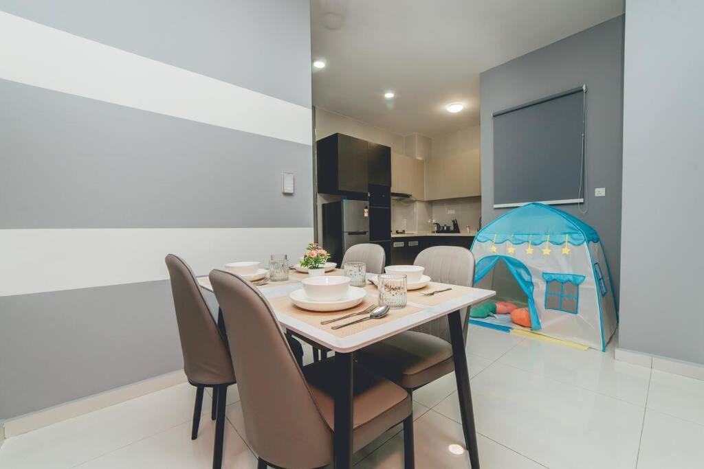 Danga Bay Playful 2br Kidscorner W Balcony By Our * Johor Bahru